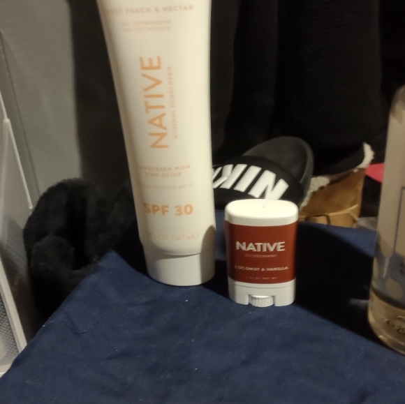 NATIVE SPF Sunscreen Lotion - Picture 4 of 8